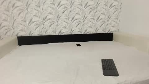 larataylorrr online show from December 16, 2025, 6:40 am