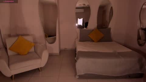 Larisa Smirnov online show from November 15, 2025, 4:21 am