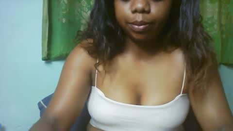 larissa645771 online show from February 5, 2026, 6:12 pm