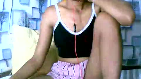 Snapshot of larra27 chatting on April 25, 2026, 6:38 pm Malala online show from April 25, 2026, 6:38 pm