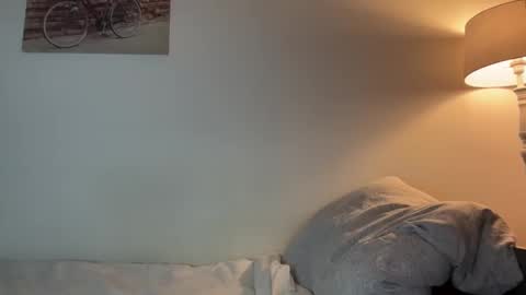 Snapshot of larsskeet chatting on February 9, 2026, 5:39 pm larsskeet online show from February 9, 2026, 5:39 pm