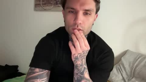 Snapshot of larsskeet chatting on March 9, 2026, 5:39 pm larsskeet online show from March 9, 2026, 5:39 pm