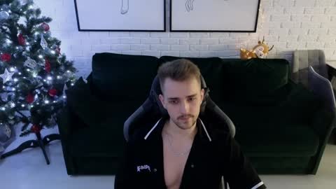 Snapshot of larstar01 chatting on December 5, 2024, 1:03 am Lars online show from December 5, 2024, 1:03 am