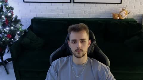 Snapshot of larstar01 chatting on December 12, 2024, 2:37 am Lars online show from December 12, 2024, 2:37 am