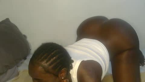 larvy12 online show from April 6, 2026, 1:14 am