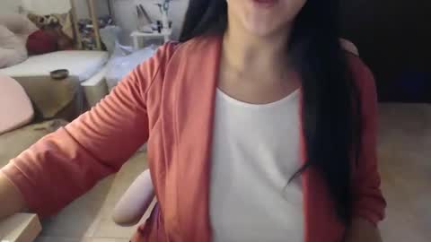 Snapshot of lasolitaauri chatting on February 11, 2025, 2:24 pm Auri online show from February 11, 2025, 2:24 pm