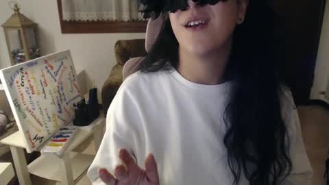 Snapshot of lasolitaauri chatting on March 1, 2025, 10:42 pm Auri online show from March 1, 2025, 10:42 pm