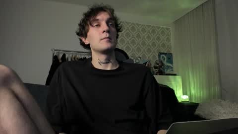 acie online show from October 4, 2025, 9:57 pm