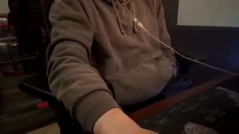 Snapshot of laterall chatting on November 2, 2025, 2:47 am YoungLatinStroker online show from November 2, 2025, 2:47 am