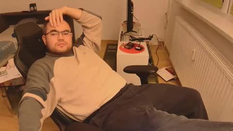 latexboy893 online show from November 27, 2025, 3:36 pm