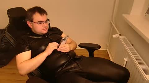 latexboy893 online show from February 27, 2026, 9:04 pm