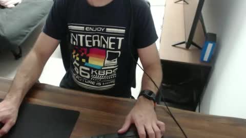 latexdave84 online show from December 15, 2025, 8:40 am