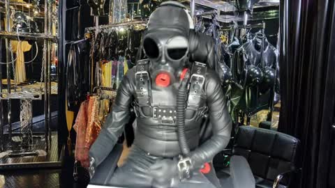 latexlover202 online show from April 1, 2026, 9:56 pm