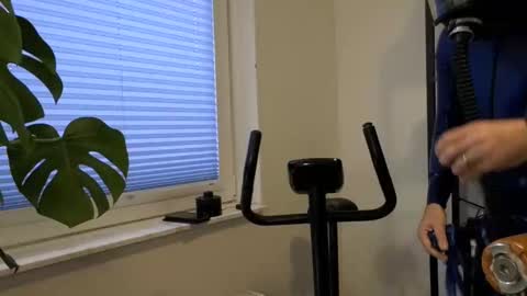 latexslaafboy online show from December 18, 2025, 8:09 am