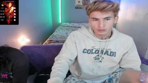 latin_boysxxx_ online show from April 19, 2026, 2:33 am