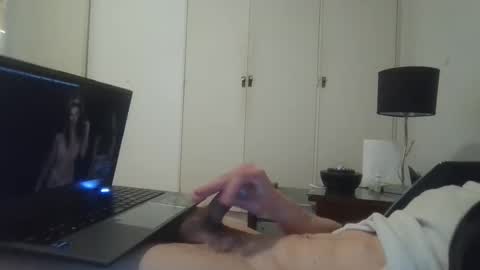 latin_pap online show from November 1, 2025, 11:01 am