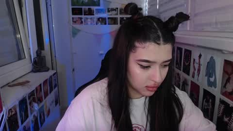 miiiiiiaaaa online show from February 9, 2025, 6:11 am