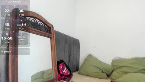 angelina  online show from September 25, 2025, 1:37 pm