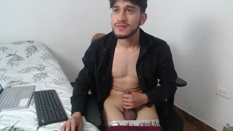 Snapshot of latinbunny7779 chatting on December 3, 2024, 2:05 pm camilo online show from December 3, 2024, 2:05 pm