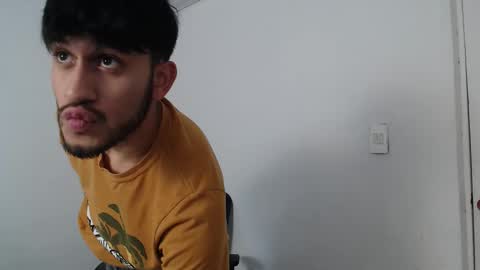 Snapshot of latinbunny7779 chatting on December 4, 2024, 10:19 pm camilo online show from December 4, 2024, 10:19 pm