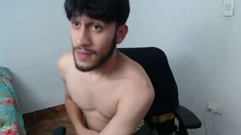 Snapshot of latinbunny7779 chatting on December 18, 2024, 2:10 am camilo online show from December 18, 2024, 2:10 am