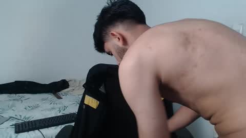 Snapshot of latinbunny7779 chatting on December 27, 2024, 9:50 am camilo online show from December 27, 2024, 9:50 am