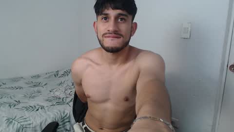 Snapshot of latinbunny7779 chatting on January 10, 2025, 10:15 pm camilo online show from January 10, 2025, 10:15 pm