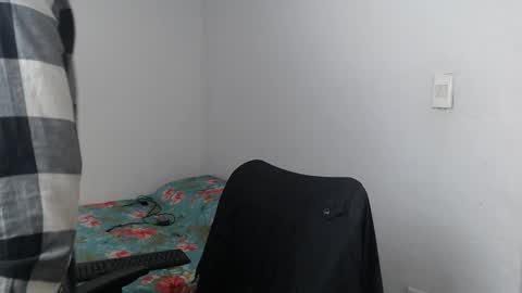 Snapshot of latinbunny7779 chatting on January 18, 2025, 11:44 pm camilo online show from January 18, 2025, 11:44 pm