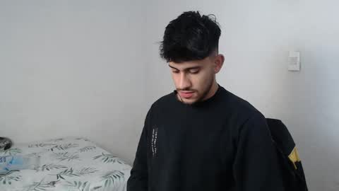 Snapshot of latinbunny7779 chatting on March 6, 2025, 7:03 am camilo online show from March 6, 2025, 7:03 am