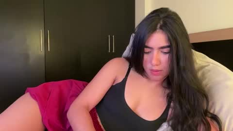 Snapshot of latinella chatting on January 9, 2026, 6:49 am Hi - online show from January 9, 2026, 6:49 am