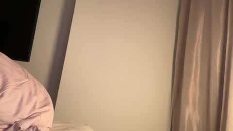 Snapshot of latinella chatting on March 16, 2026, 5:44 am Hi - online show from March 16, 2026, 5:44 am