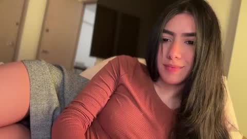 Snapshot of latinella chatting on March 29, 2026, 1:38 am Hi - online show from March 29, 2026, 1:38 am