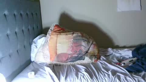 latinincognito online show from December 3, 2025, 6:54 am