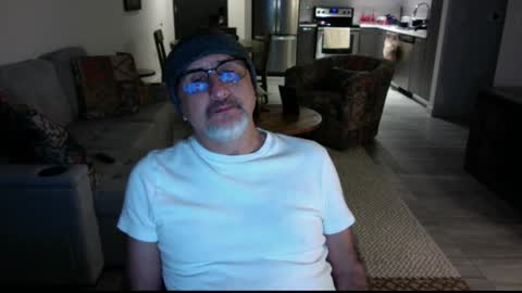 QS - INDEPENDENT MODEL online show from December 24, 2024, 7:06 am