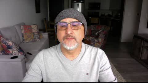 QS - INDEPENDENT MODEL online show from December 25, 2024, 7:34 pm