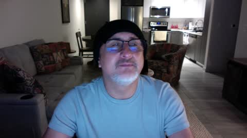 QS - INDEPENDENT MODEL online show from January 18, 2025, 2:36 am