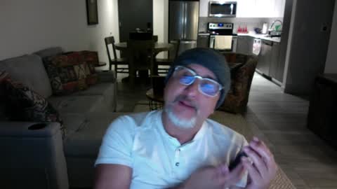 QS - INDEPENDENT MODEL online show from January 31, 2025, 2:48 am