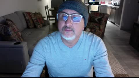 QS - INDEPENDENT MODEL online show from February 24, 2025, 3:55 am