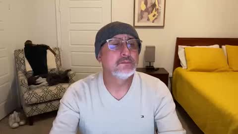 QS - INDEPENDENT MODEL online show from November 4, 2025, 4:22 am