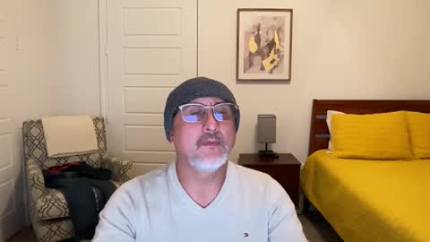 QS - INDEPENDENT MODEL online show from November 13, 2025, 4:33 am