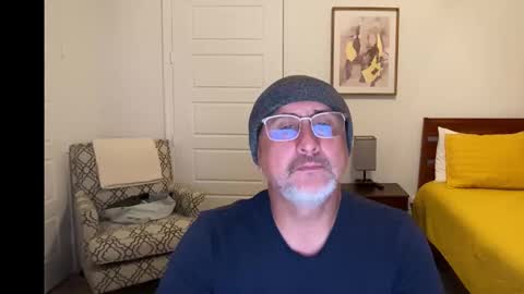 QS - INDEPENDENT MODEL online show from November 23, 2025, 5:40 am