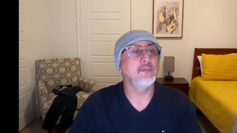 QS - INDEPENDENT MODEL online show from December 2, 2025, 4:40 am