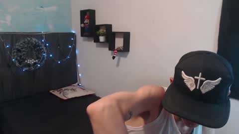 Snapshot of latins_boys_20 chatting on December 9, 2024, 2:24 am NICK online show from December 9, 2024, 2:24 am