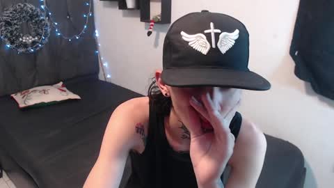 Snapshot of latins_boys_20 chatting on December 17, 2024, 4:12 am NICK online show from December 17, 2024, 4:12 am