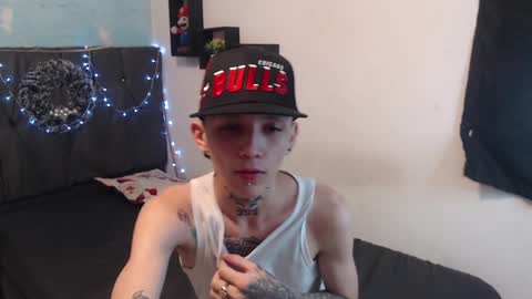 Snapshot of latins_boys_20 chatting on December 29, 2024, 3:44 am NICK online show from December 29, 2024, 3:44 am