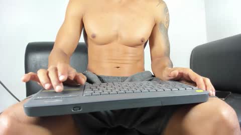 Snapshot of latinshamansex chatting on November 16, 2025, 7:03 am LatinShaman online show from November 16, 2025, 7:03 am
