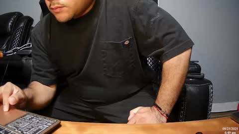 Snapshot of latinstud7 chatting on September 25, 2025, 11:47 am Nico online show from September 25, 2025, 11:47 am