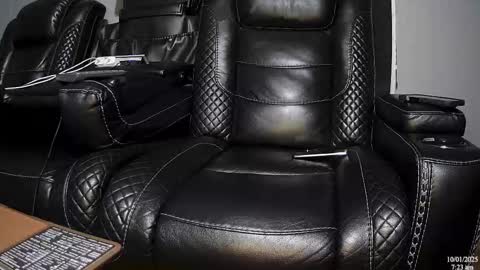 Snapshot of latinstud7 chatting on October 1, 2025, 12:22 pm Nico online show from October 1, 2025, 12:22 pm