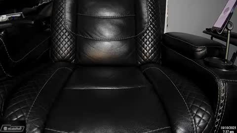 Snapshot of latinstud7 chatting on October 10, 2025, 12:37 pm Nico online show from October 10, 2025, 12:37 pm