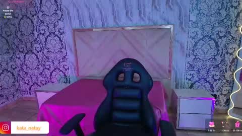 laulin_tay online show from February 9, 2026, 4:05 am